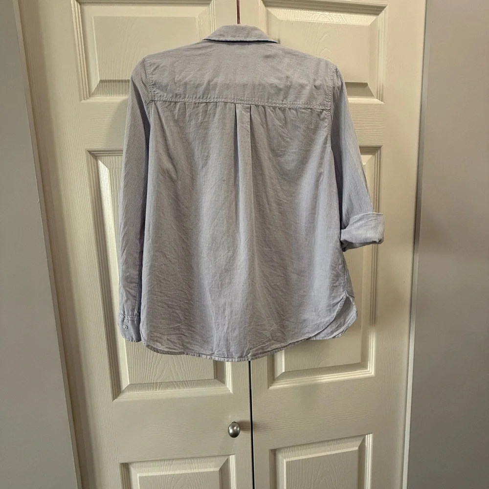 H&M Classic Button Down Shirt - Picture 2 of 7